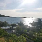 Appartement Modern Beachfront Near Sibenik *