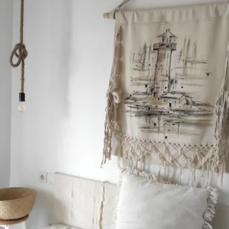 Modern Beachfront Near Sibenik Apartamento