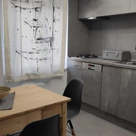 Modern Beachfront Near Sibenik Apartamento