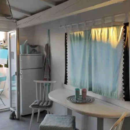 Apartman Modern Beachfront Near Sibenik
