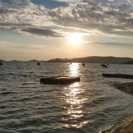Modern Beachfront Near šibenik Apartmán Srima