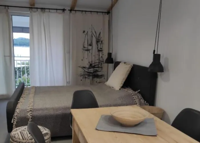 Apartamento Modern Beachfront Near Sibenik Srima