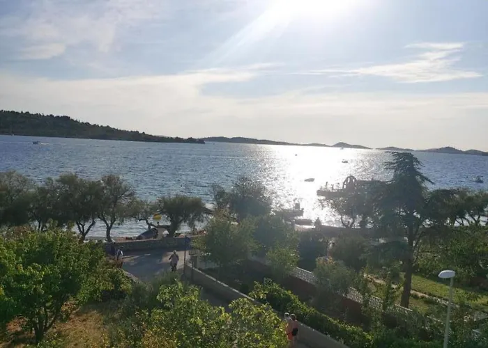 Lejlighed Modern Beachfront Near Sibenik *