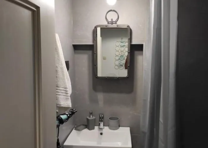 Modern Beachfront Near Sibenik Apartamento *